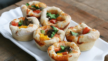 <p><p>How To Make Cheesy Pizza Muffins!