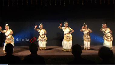 Mohiniyattam Recital - Smitha Rajan & Sandhya Rajan